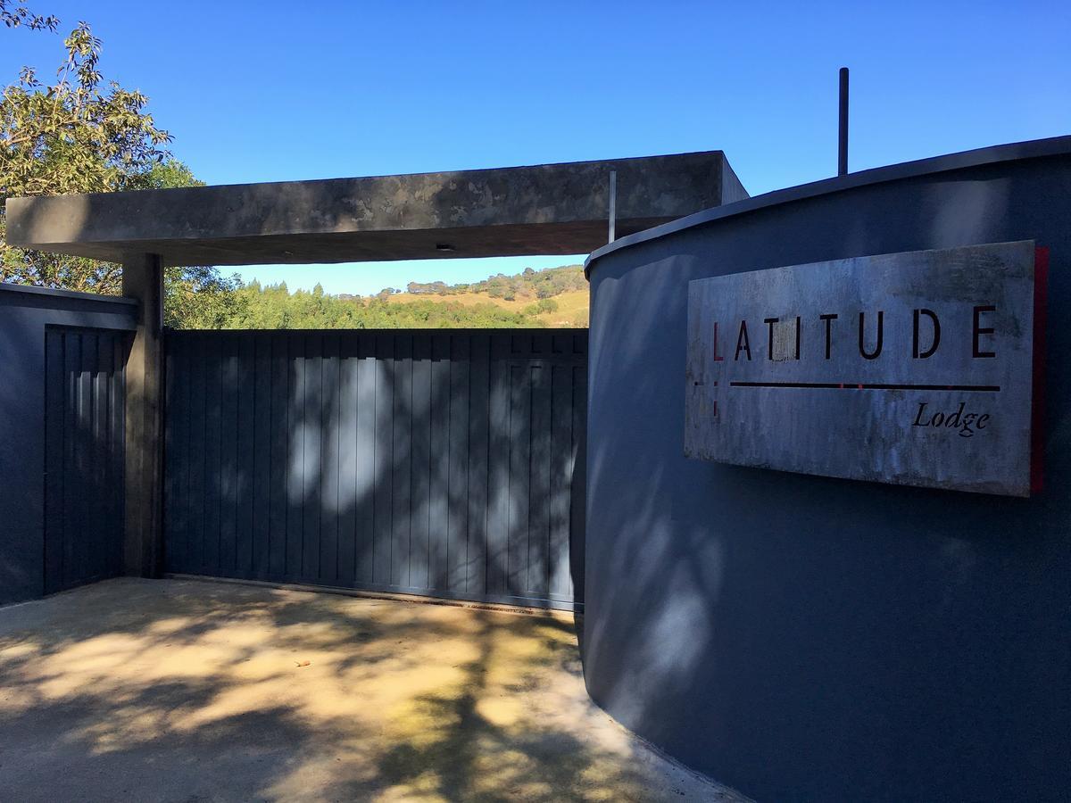 Latitude Lodge Cunha Luaran gambar